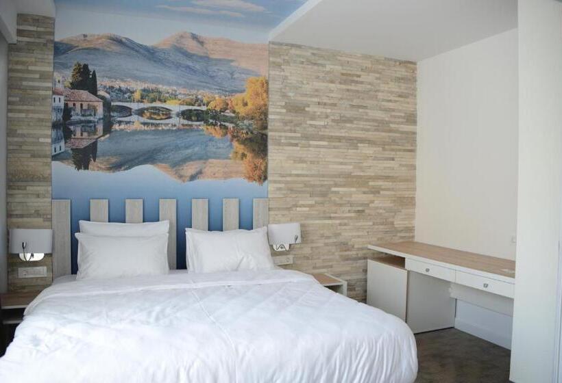 اتاق استاندارد با بالکن, Nar