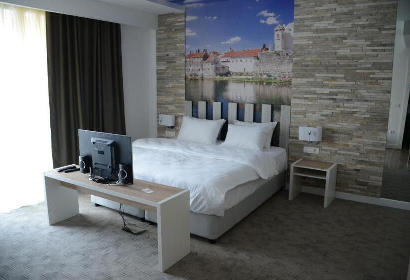 اتاق استاندارد با بالکن, Nar