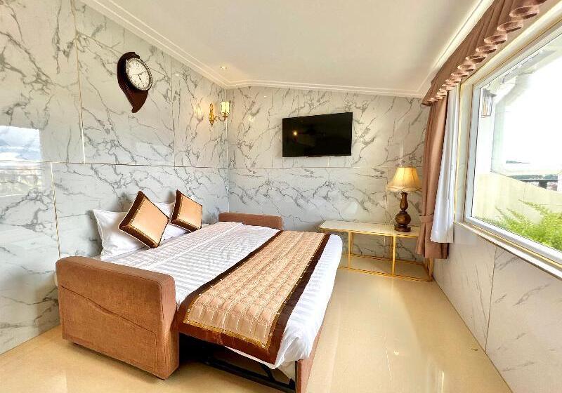 Perhehuone Puutarhanäkymä, North Kessock