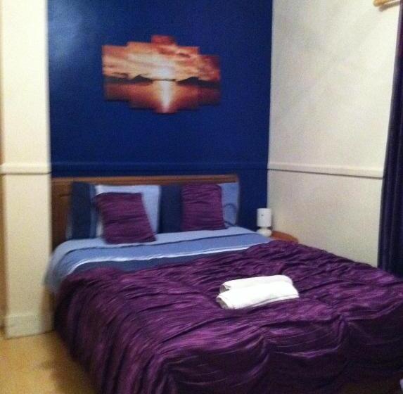 Семейный Номер, The Oasis