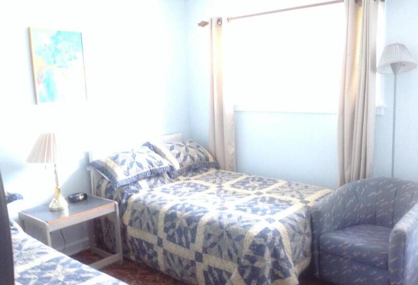 Номер Стандарт с Балконом, Hôtel Motel Rocher Percé