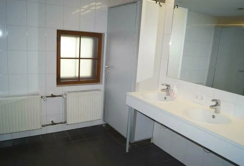 浴室共有スタンダード４人用ルーム, Jugendherberge Feldkirch