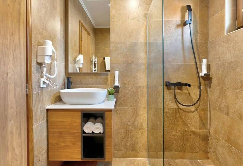 اتاق استاندارد, Sinan Han