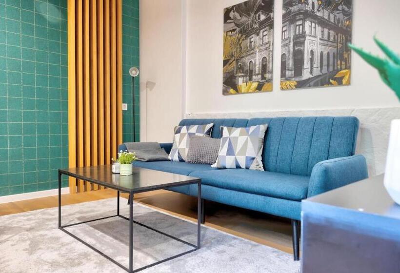 سوییت لوکس, Sinan Han