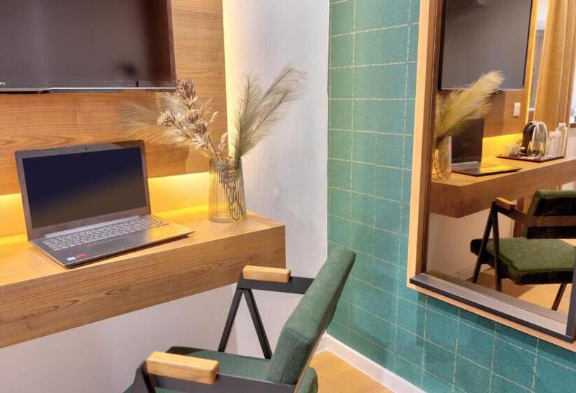 سوییت لوکس, Sinan Han