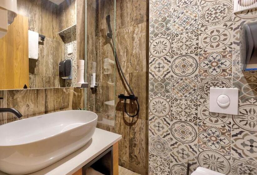 اتاق استاندارد با تراس, Sinan Han