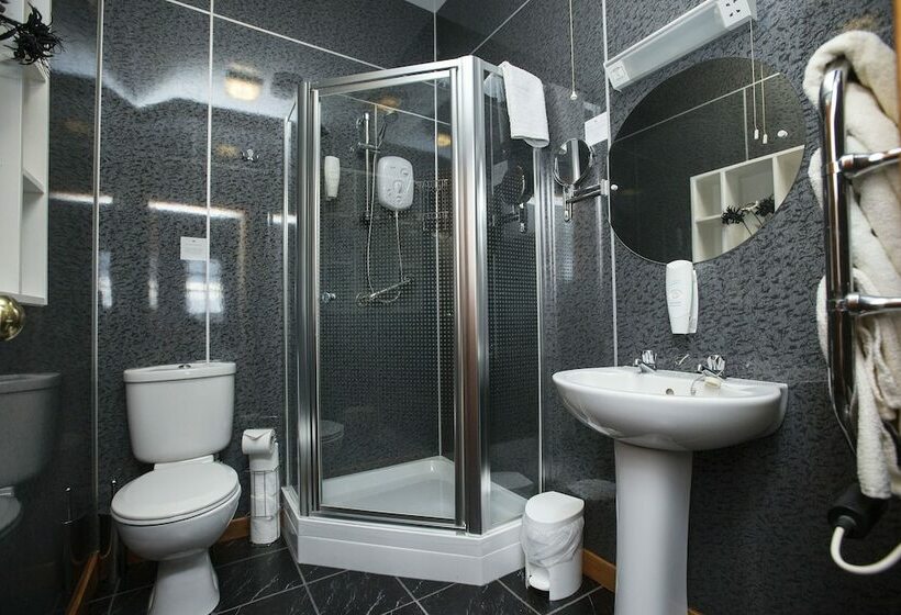 Superior Kolmen Hengen Huone, North Kessock