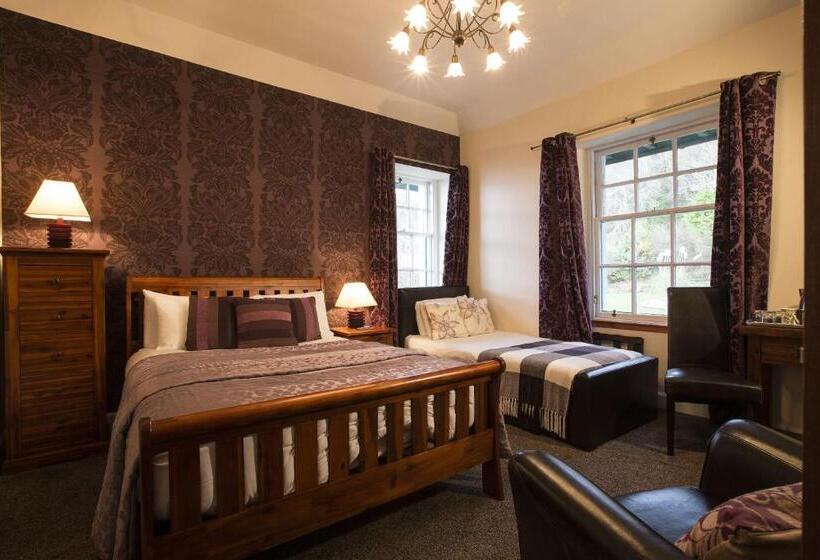 Superior Kolmen Hengen Huone, North Kessock