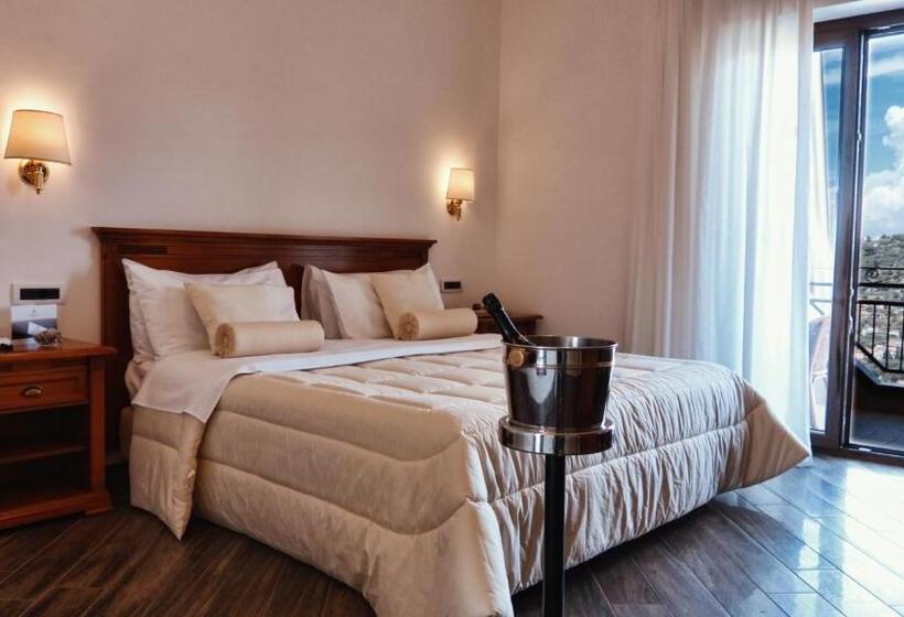 Номер Стандарт Трехместный, Resort Santangelo & Spa