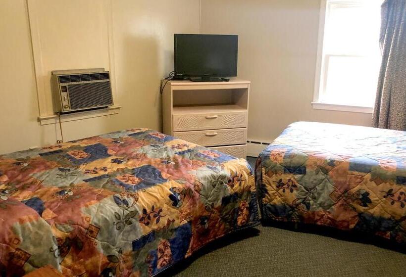 סוויטת 3 חדרי שינה, OYO Starlite Seneca Falls