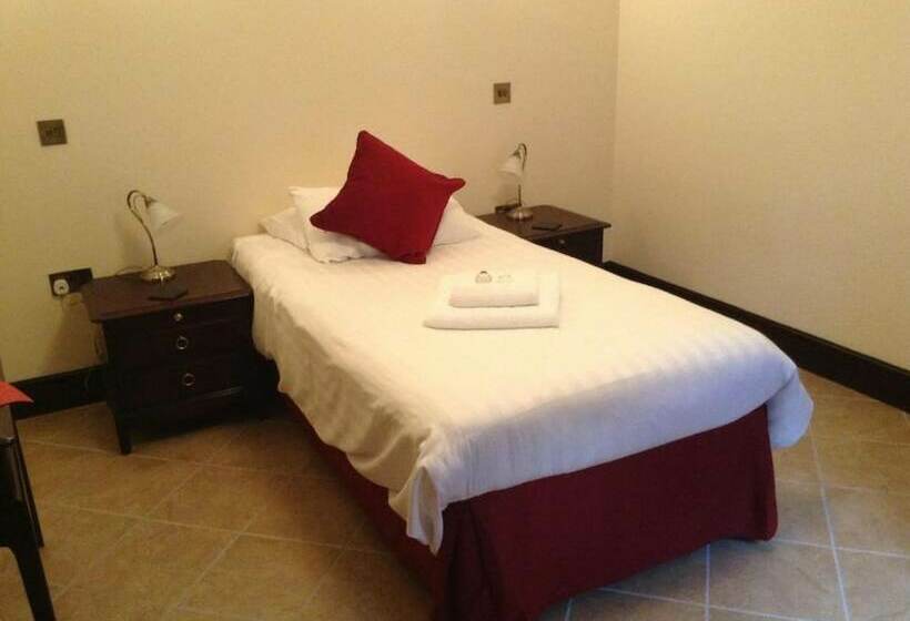 غرفة قياسية, The Crown