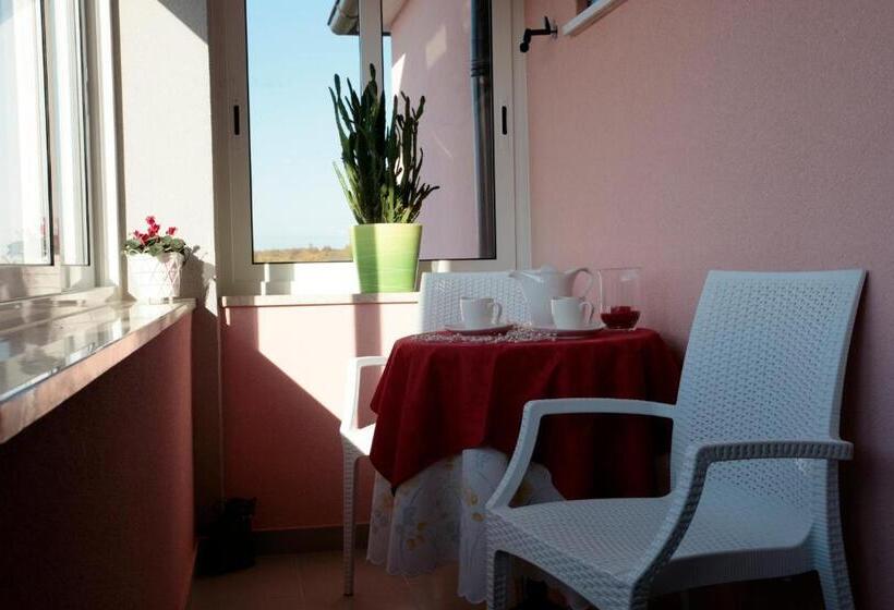 Полулюкс Вид на Сад, Arte Casa