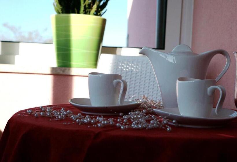 Полулюкс Вид на Сад, Arte Casa