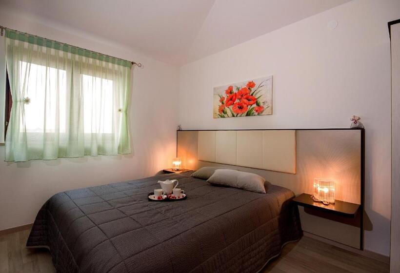 Полулюкс Вид на Сад, Arte Casa