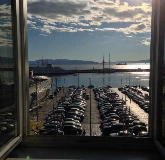 غرفة قياسية مطلّة علي البحر, Riva Rooms