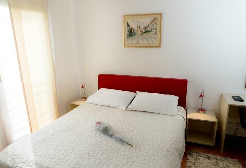 带1个卧室的公寓, Academia