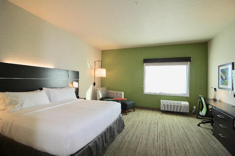 带大床的套房, Holiday Inn Express & Suites   Kirksville   University Area, An Ihg