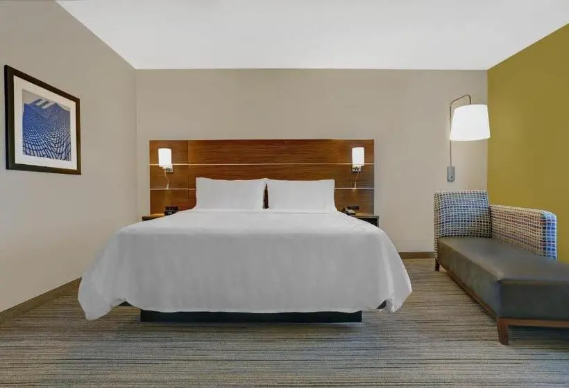 Sviitti Liikuntarajoitteisille, Holiday Inn Express & Suites Lenexa Overland Park Area, An Ihg