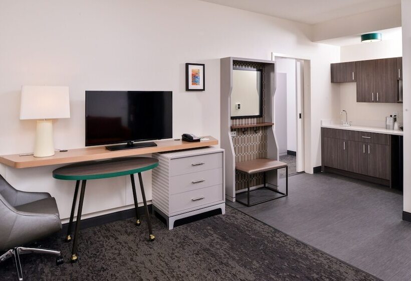 Люкс Адаптированный для Инвалидов, Holiday Inn & Suites   Farmington Hills   Detroit Nw, An Ihg