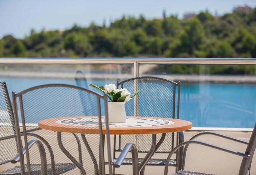 海の見える１ベッドルームアパートメント, Perla