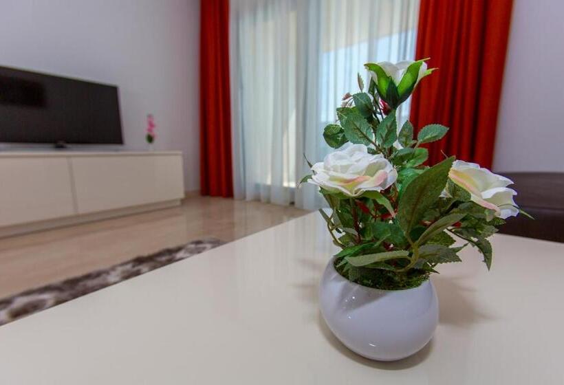 Апартаменты 2 Спальни Вид на Море, Luxury Aparthotel