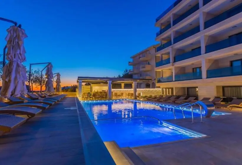 آپارتمان 2 خوابه با چشم‌انداز دریا, Luxury Aparthotel