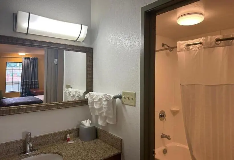 身障者適用スタンダードルーム, Super 8 By Wyndham Westend Alexandria,va Washington Dc Area