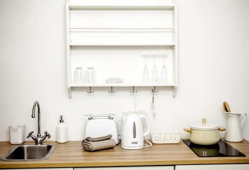 استودیو استاندارد با بالکن, Regal Residence B&b