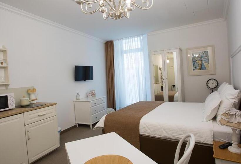 استودیو استاندارد با بالکن, Regal Residence B&b