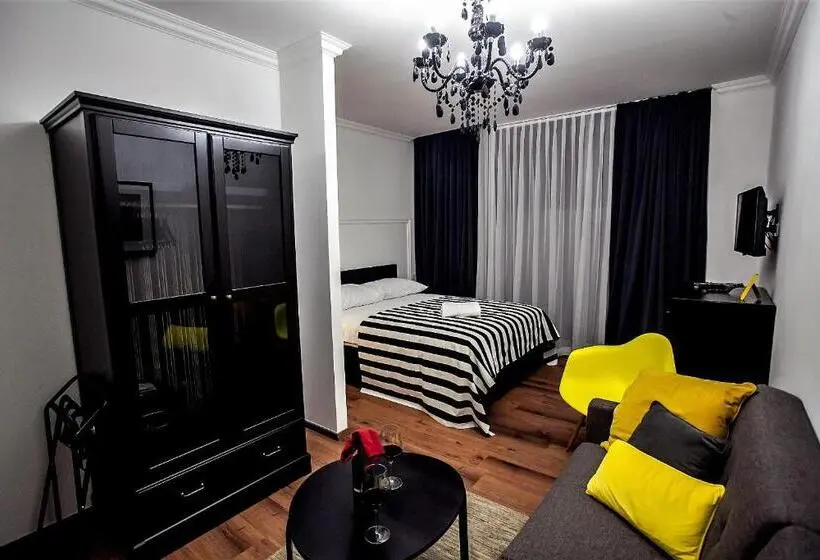 اتاق لوکس با بالکن, Regal Residence B&b