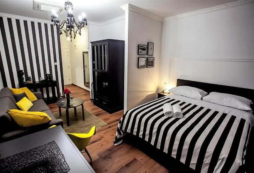 اتاق لوکس با بالکن, Regal Residence B&b