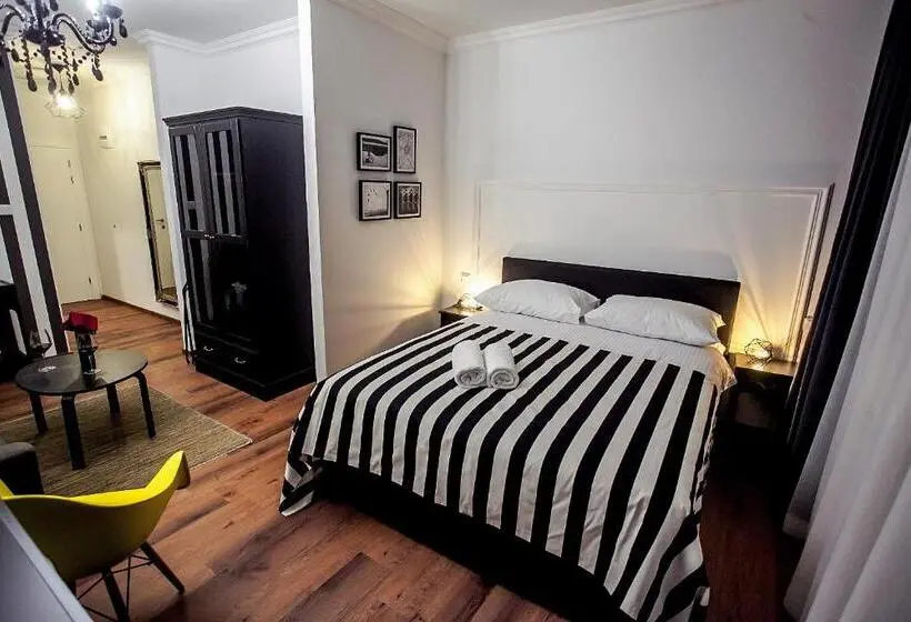 اتاق لوکس با بالکن, Regal Residence B&b