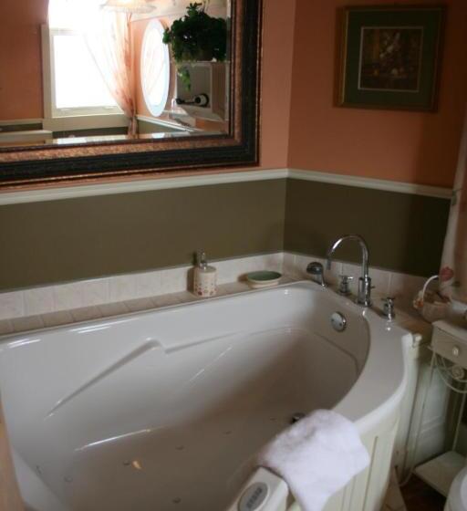 חדר סופריור נוף לבריכה, ô Bois Dormant B&b