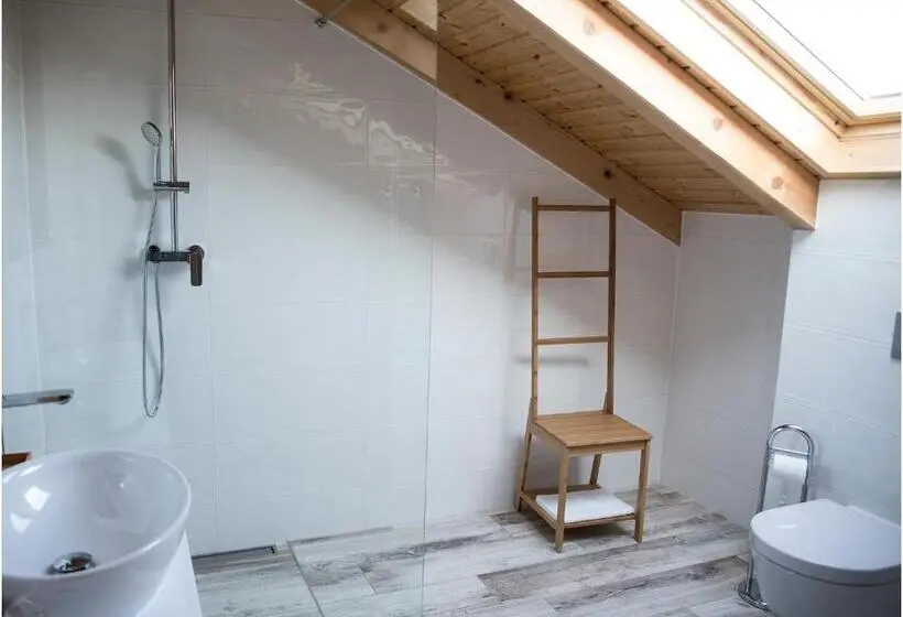 デラックススイート, Bed&breakfast Vinarija Coner