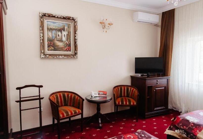 スタンダードルーム, Capitol