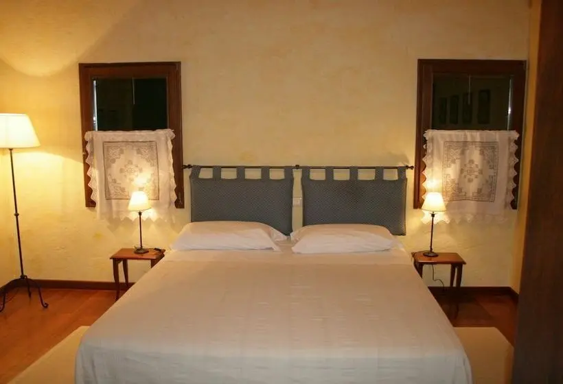 Basic Kolmen Hengen Huone, Locanda Antico Fighèr