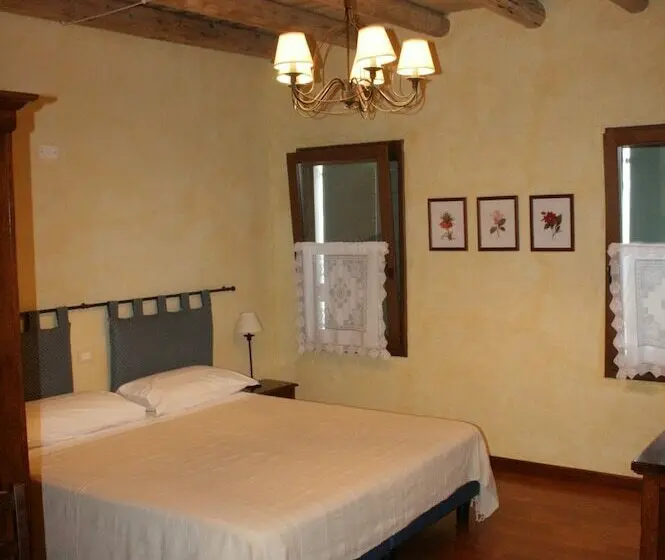 Basic Kolmen Hengen Huone, Locanda Antico Fighèr