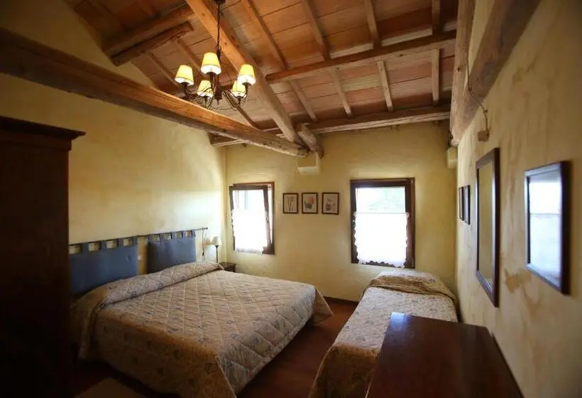 Basic Kolmen Hengen Huone, Locanda Antico Fighèr