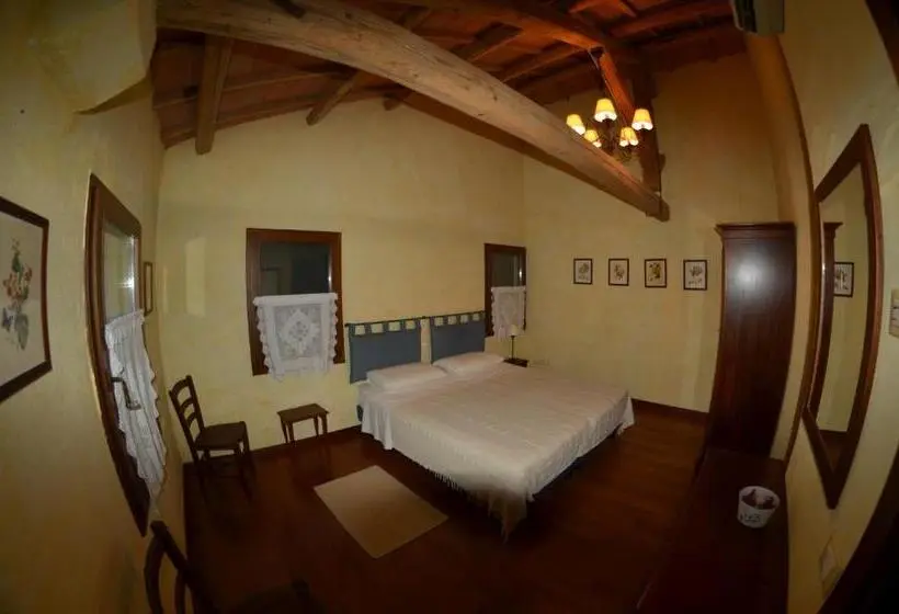 Basic Kolmen Hengen Huone, Locanda Antico Fighèr