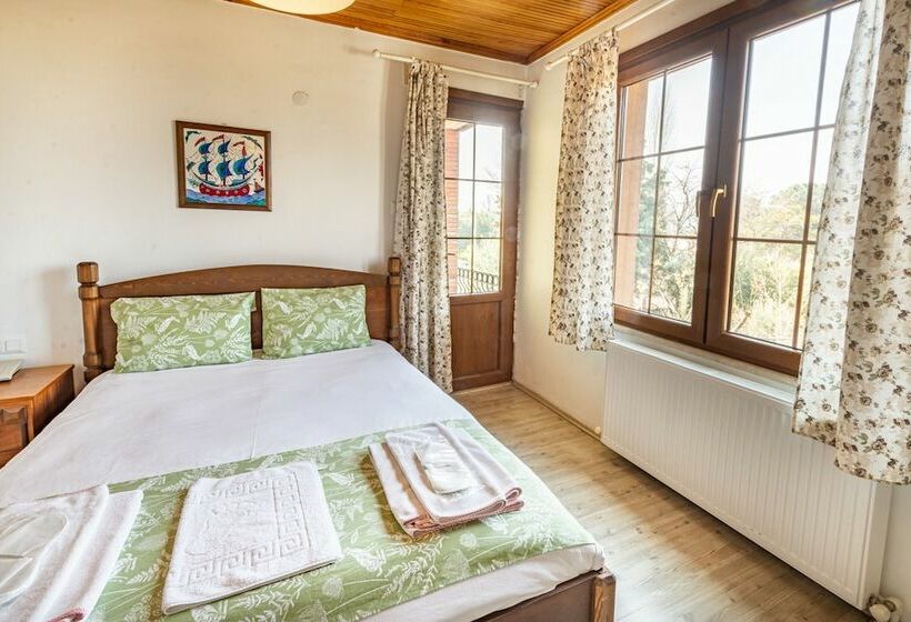 Номер Стандарт Вид на Озеро, İznik Seyir Otel