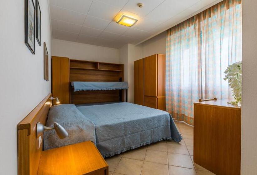 اتاق استاندارد چهار تخته, Stella Marina