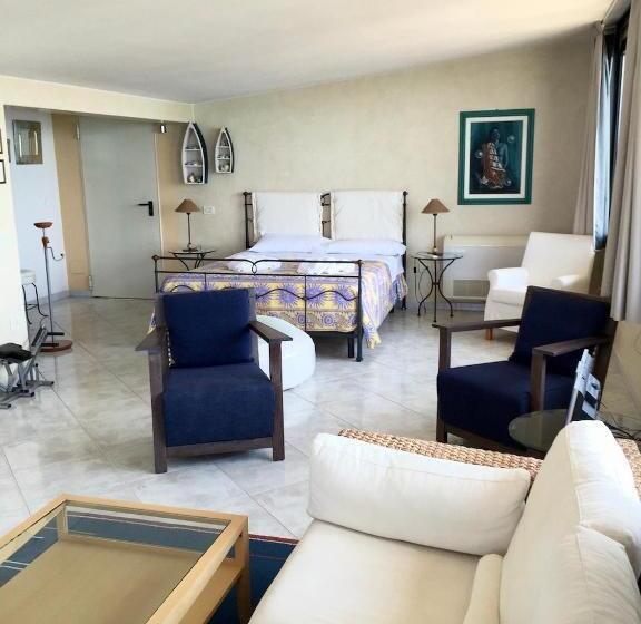 سوییت جونیور با چشمانداز دریا, Stella Marina