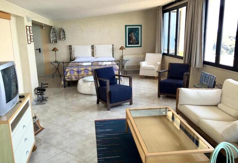 سوییت جونیور با چشمانداز دریا, Stella Marina