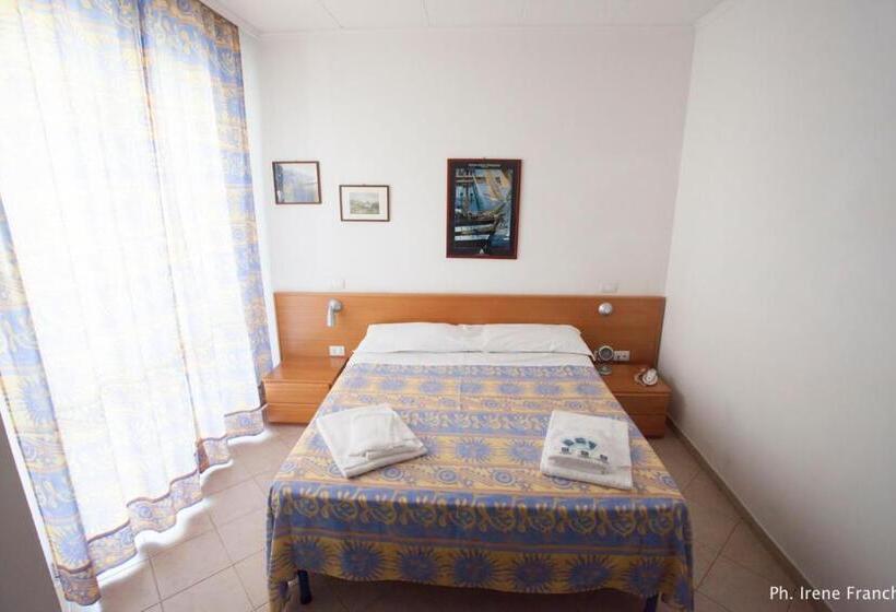 اتاق استاندارد یک نفره, Stella Marina