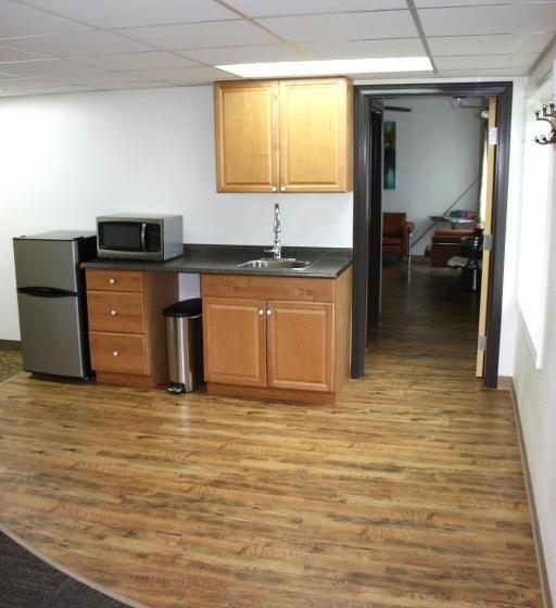 标准工作室, Rewak Studios