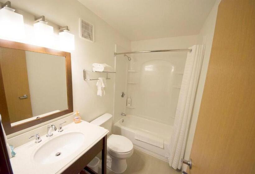 标准间, Rewak Studios