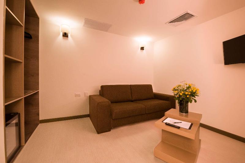 سوییت جونیور, Best Western Plus Urban Larco