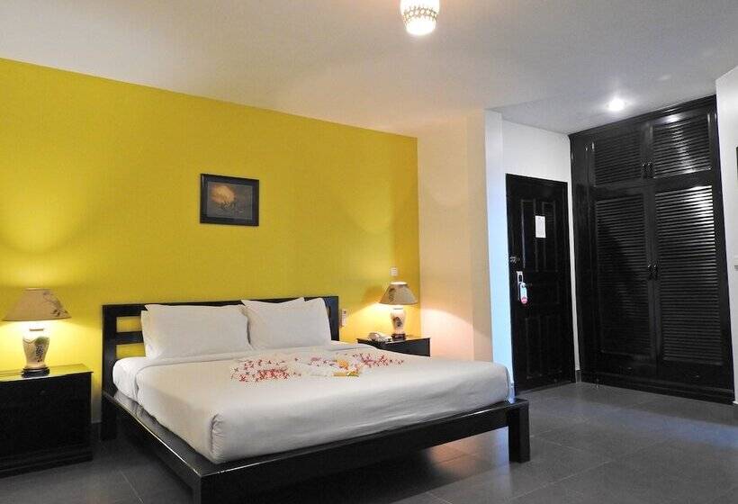 Номер Deluxe, Cambodian Country Club