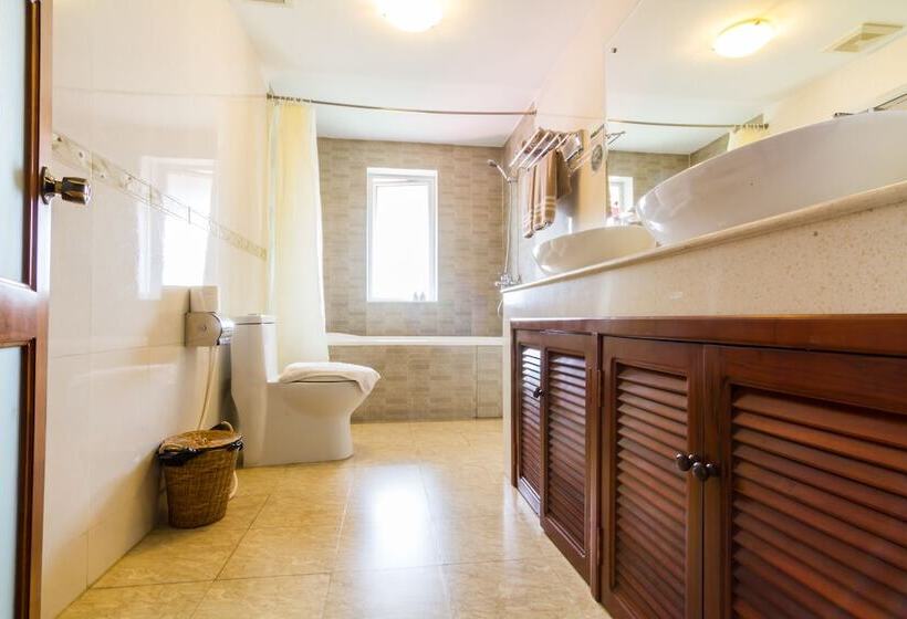 Family Suite, Cambodian Country Club