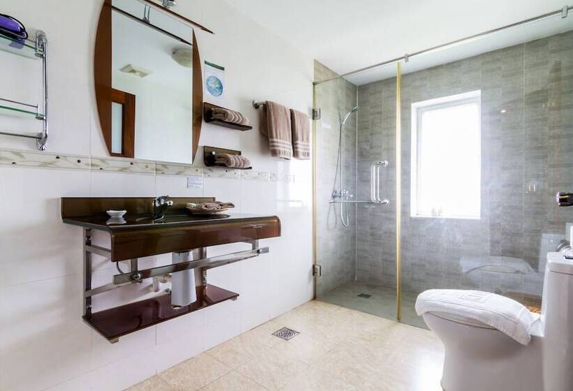 Family Suite, Cambodian Country Club